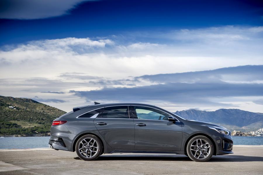  Kia ProCeed GT Line 2019 года  (UK) (фото 7 из 40)